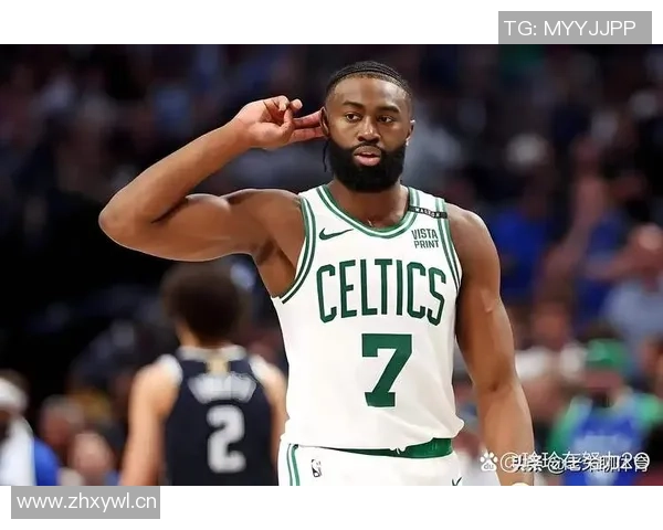 杰伦布朗首节表现平平仅得2分3投1中篮板助攻均有贡献